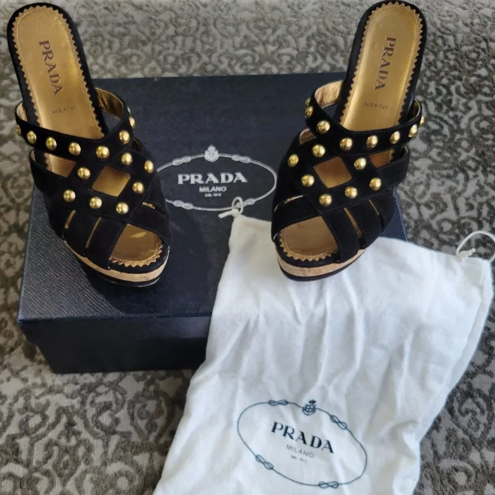 Prada Scamosciato Heels—hard to find! Size 36.5 - Picture 12 of 12
